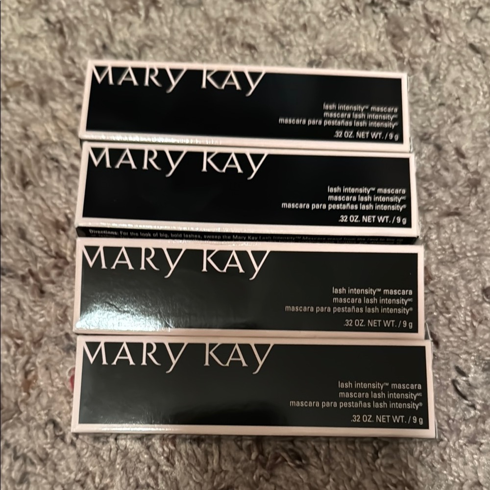 Mary Kay Ultimate Black Mascara for Bold Lashes Bundle Set